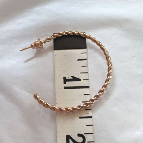 Gold Hoop Earrings Thin Rope 1.5" - Picture 4 of 7